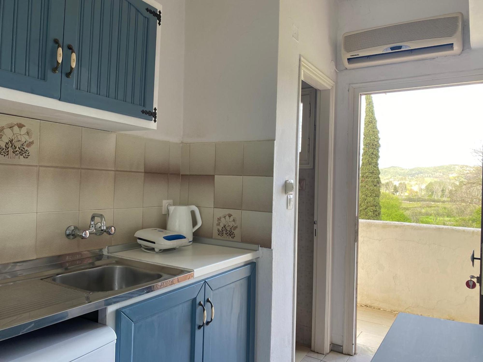Navy Apartment With Mountain View &Private Parking Βάτος Εξωτερικό φωτογραφία