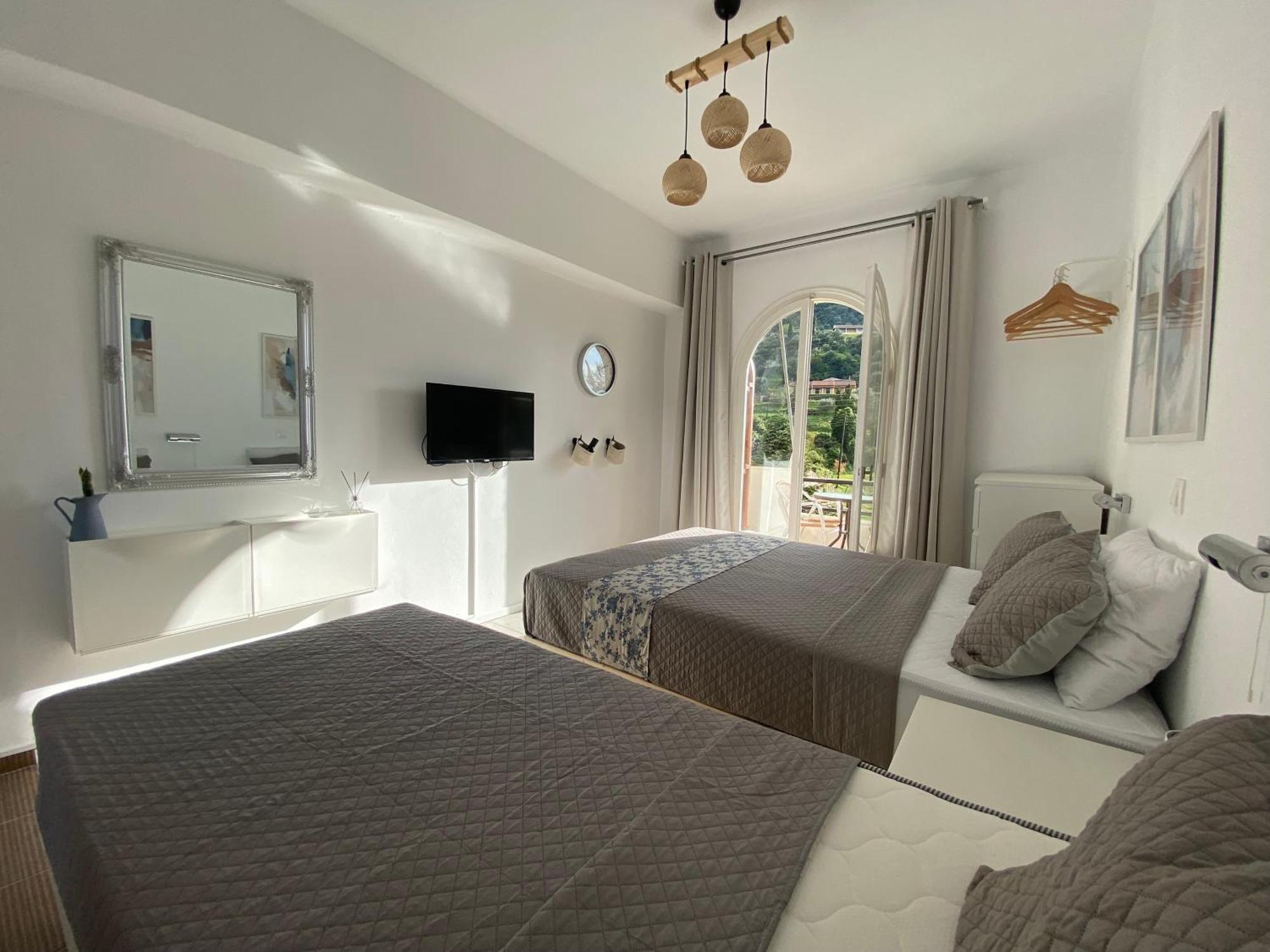 Navy Apartment With Mountain View &Private Parking Βάτος Εξωτερικό φωτογραφία
