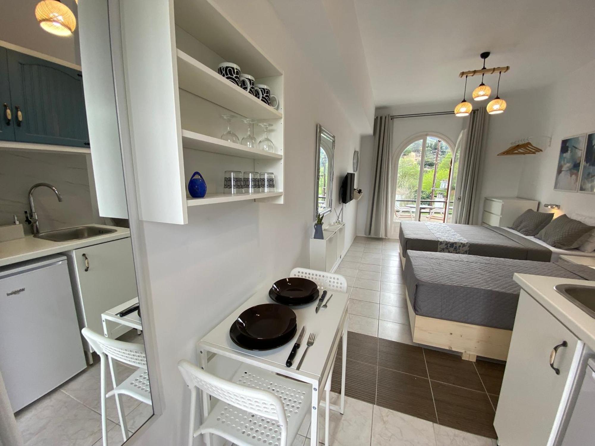 Navy Apartment With Mountain View &Private Parking Βάτος Εξωτερικό φωτογραφία