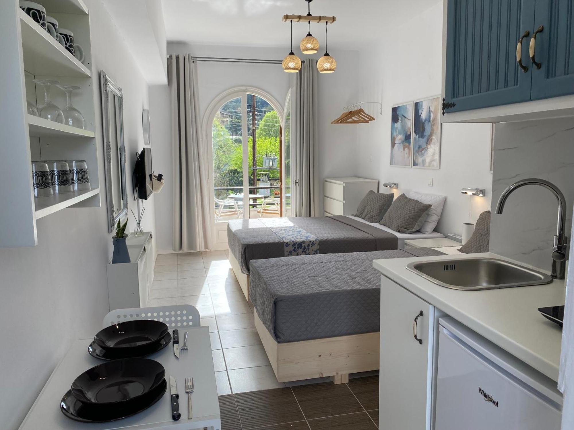 Navy Apartment With Mountain View &Private Parking Βάτος Εξωτερικό φωτογραφία